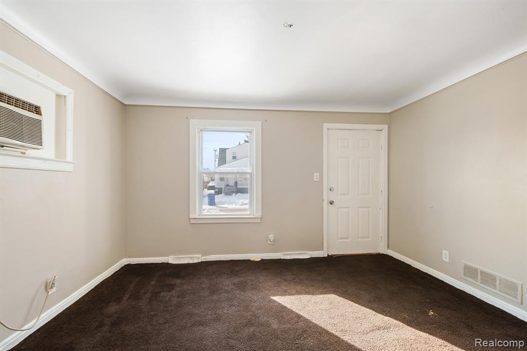 7583 Hudson Avenue, Warren, MI 48091 — Photo 3