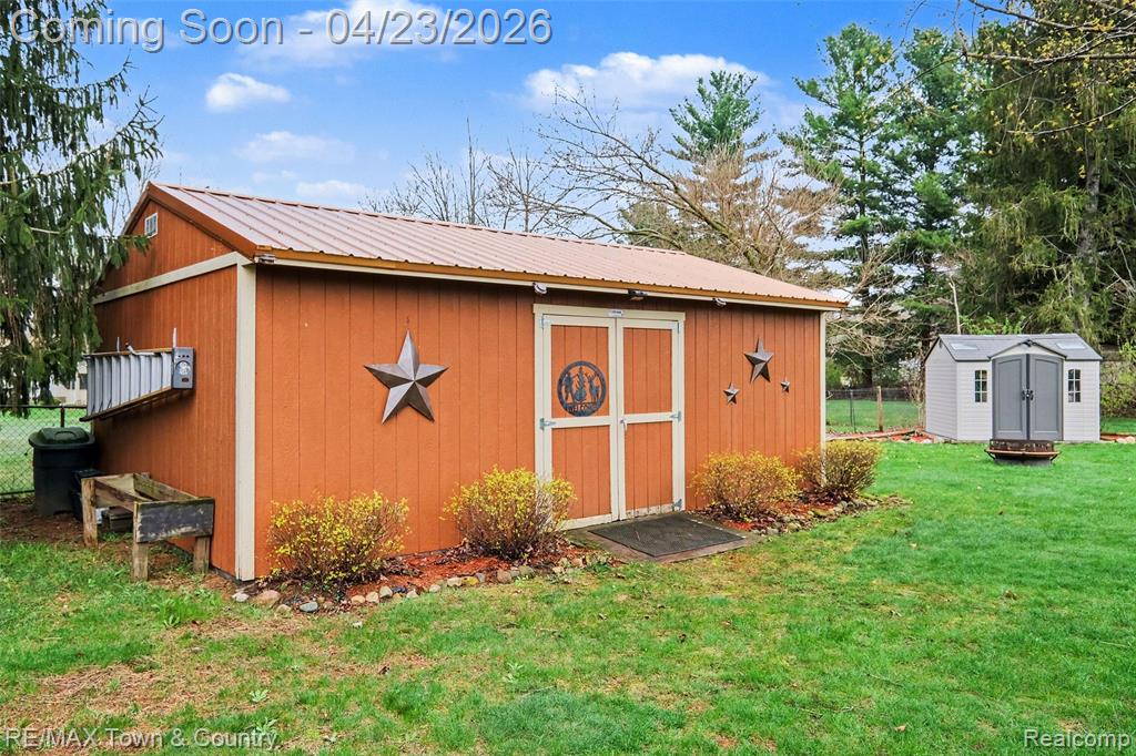 5163 Blossom Drive, Flushing, MI 48433 — Photo 36