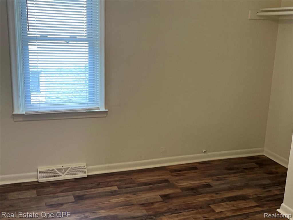7020 STUDEBAKER Avenue, Warren, MI 48091 — Photo 7