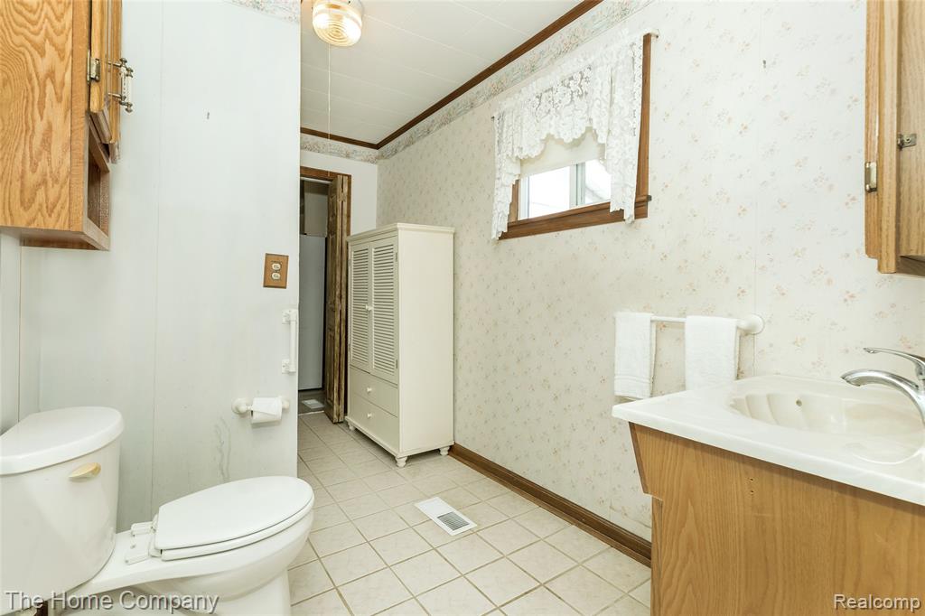 25 S Wilder Road, Lapeer, MI 48446 — Photo 17