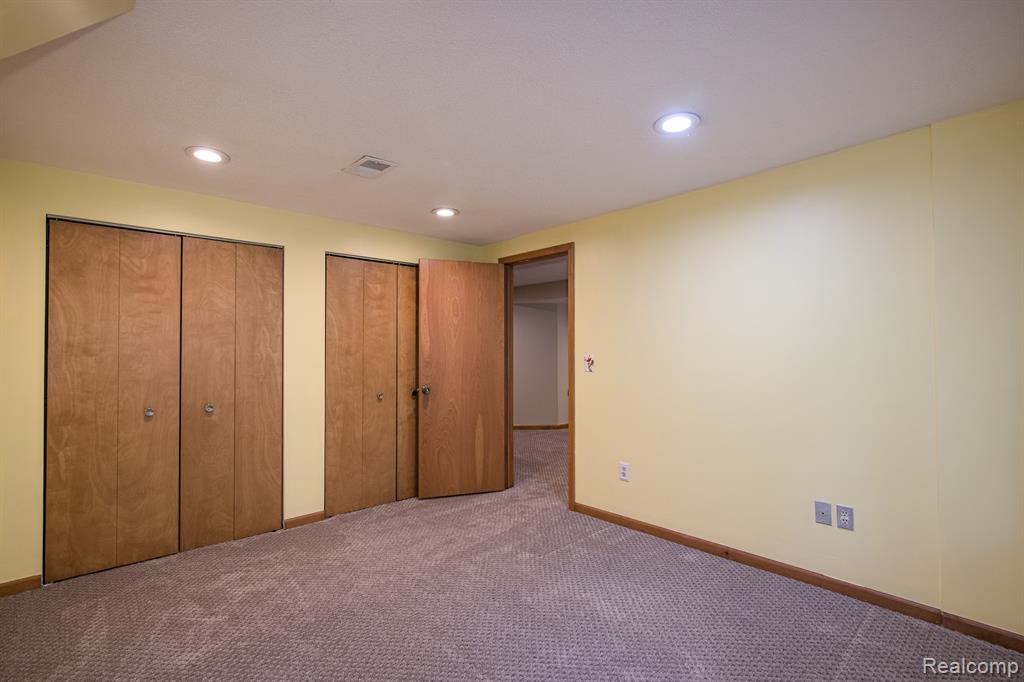 22140 River Ridge Trail, Farmington Hills, MI 48335 — Photo 21
