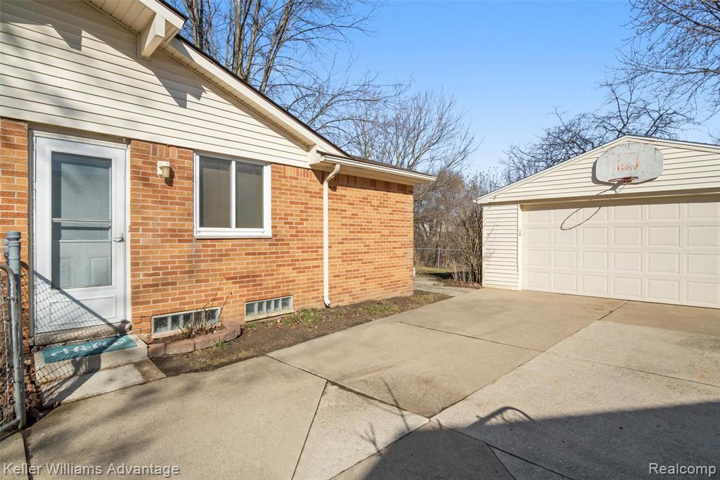 44528 WHITMAN Avenue, Canton, MI 48187 — Photo 27
