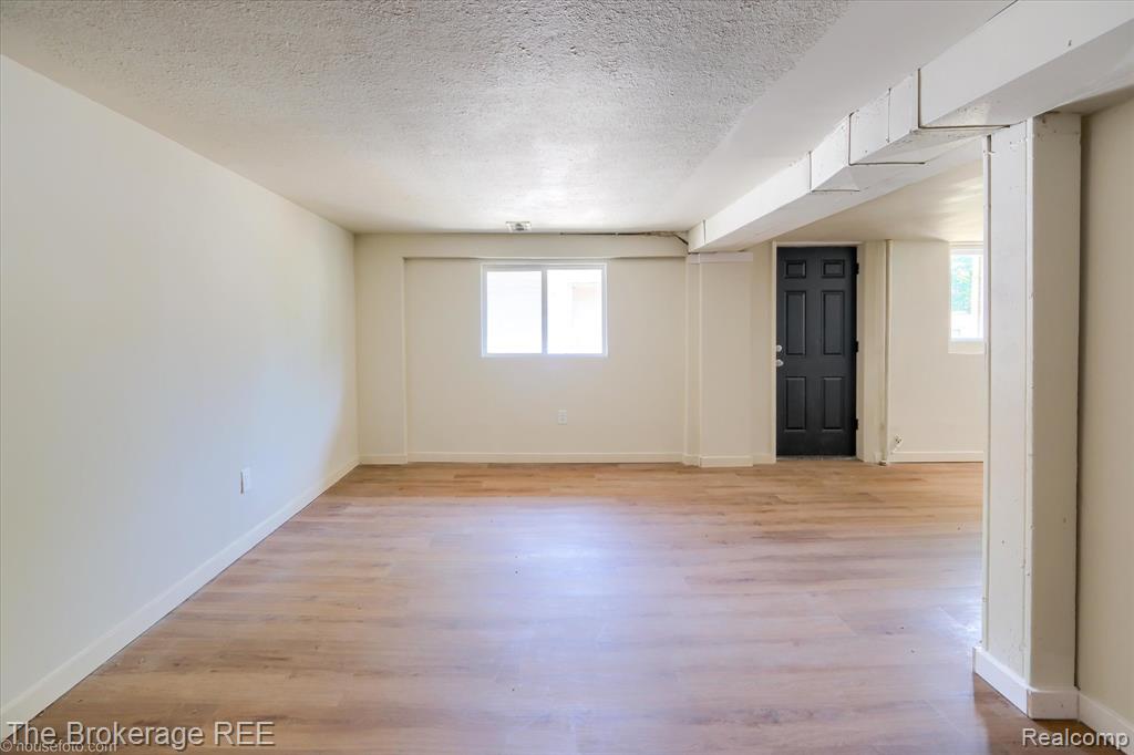 1401 Hillside Drive, Flint, MI 48532 — Photo 30