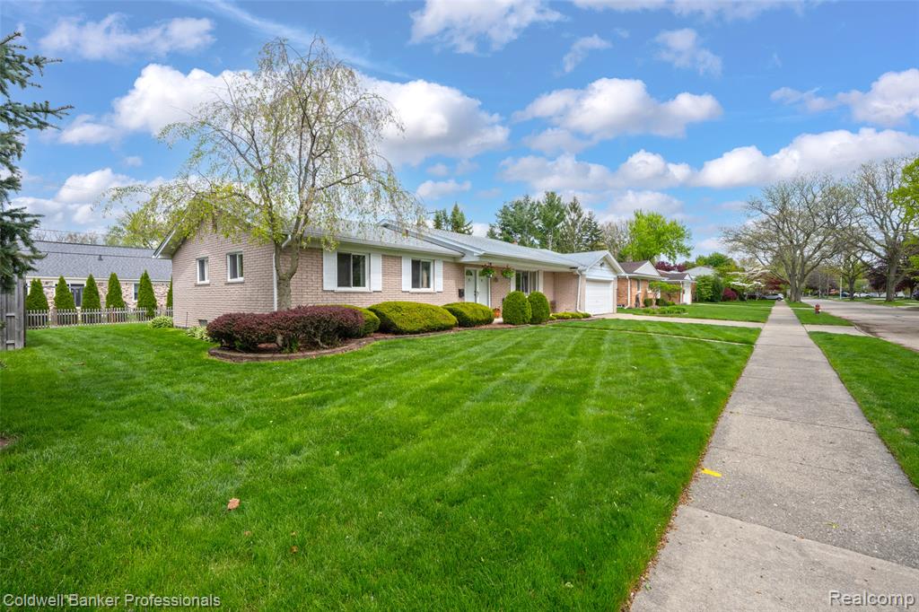 23305 N Rosedale Court, Saint Clair Shores, MI 48080 — Photo 3