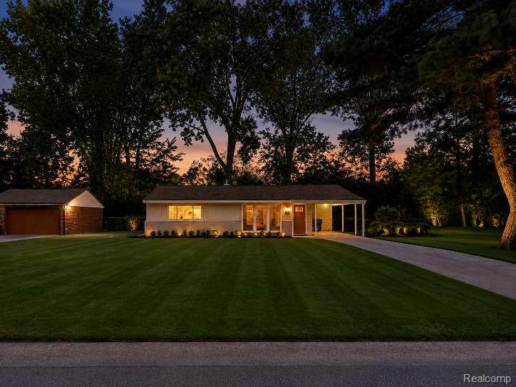 2642 Littletell Avenue, West Bloomfield, MI 48324