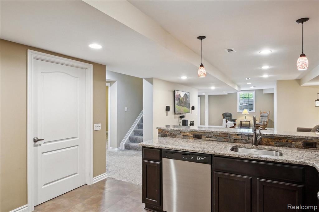 8504 Riverwalk Drive, Fenton, MI 48430 — Photo 50