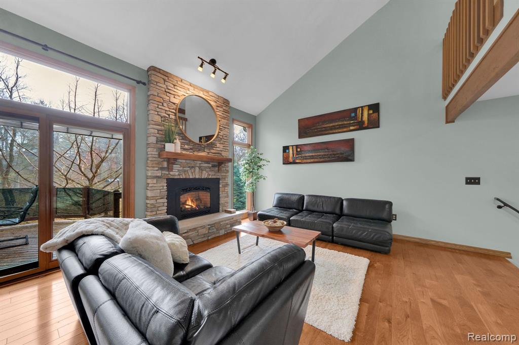 950 Hidden Valley Drive, Lake Orion, MI 48362 — Photo 12