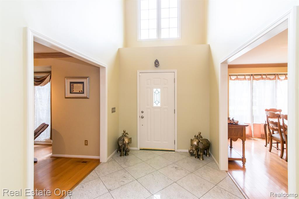 4088 PARKSTONE Court, Troy, MI 48098 — Photo 37