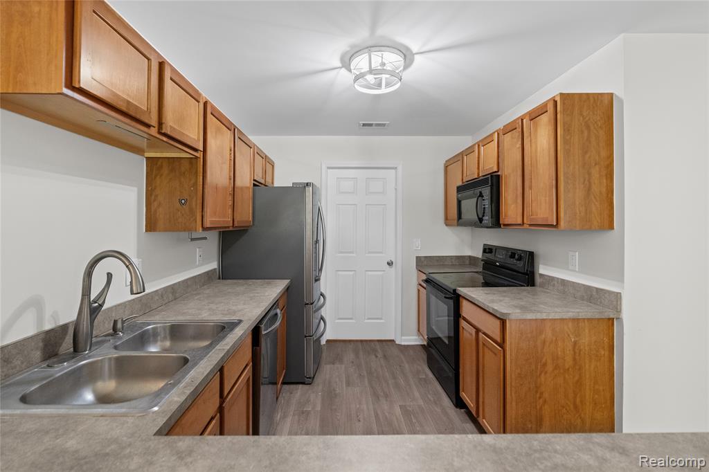 4163 Hampton Ridge Boulevard, Howell, MI 48843 — Photo 10