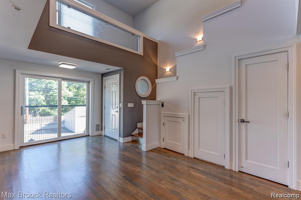 638 W 11 Mile Road, Royal Oak, MI 48067 — Photo 7