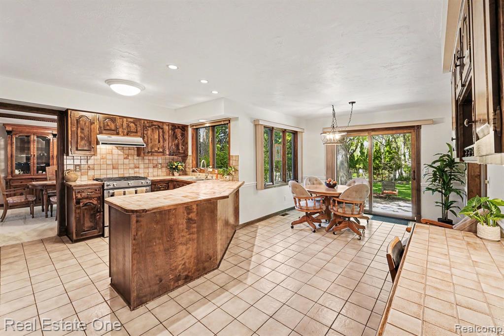 8019 Deerwood Road, Clarkston, MI 48348 — Photo 10