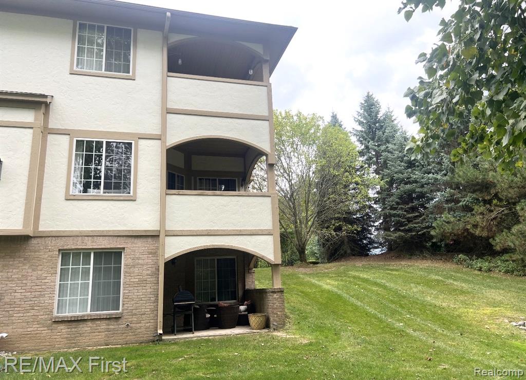 5998 Bella Vista Drive, West Bloomfield, MI — Photo 34