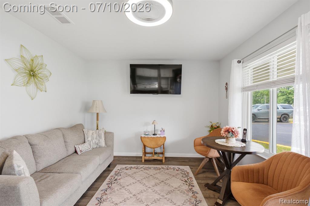 1501 River Road, 301, St. Clair, MI 48079 — Photo 4