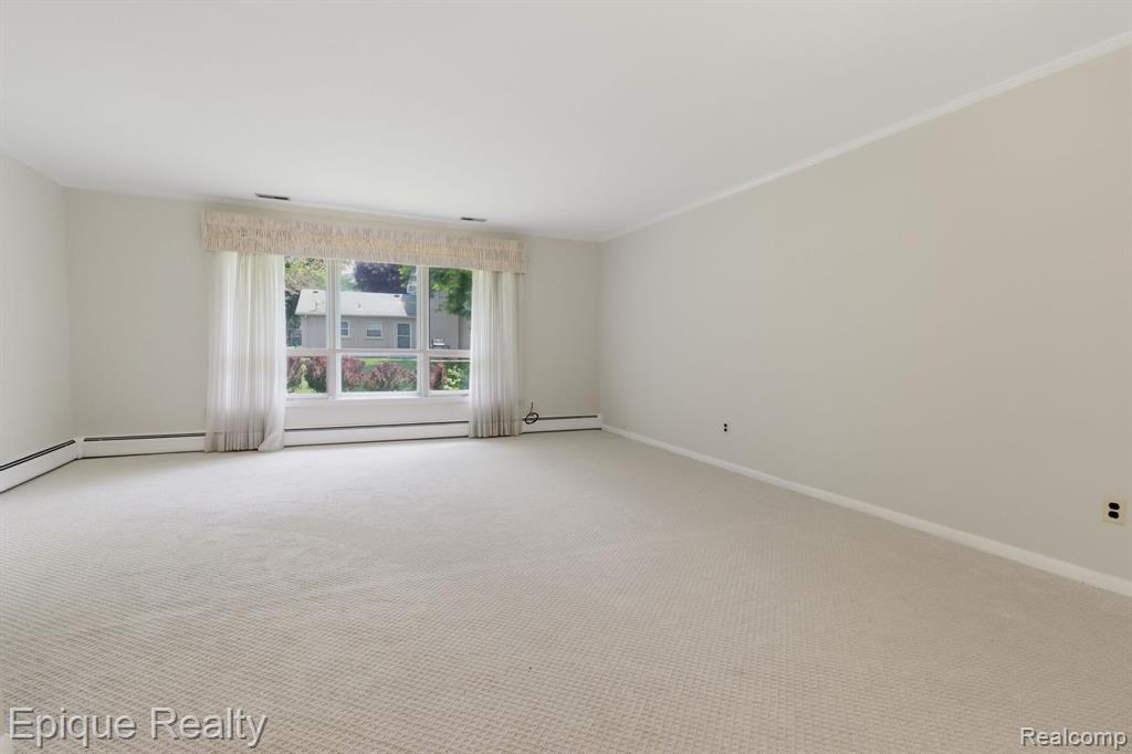 7335 Coach Lane, West Bloomfield, MI — Photo 6