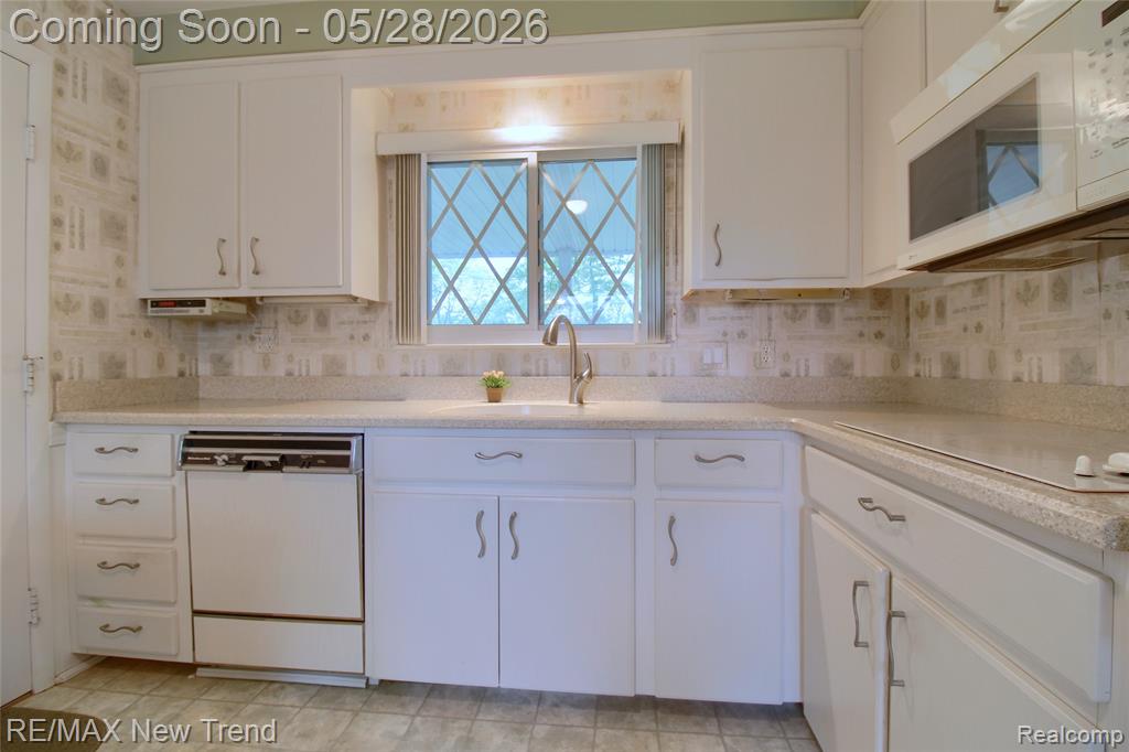 32216 Craftsbury Road, Farmington, MI 48334 — Photo 12