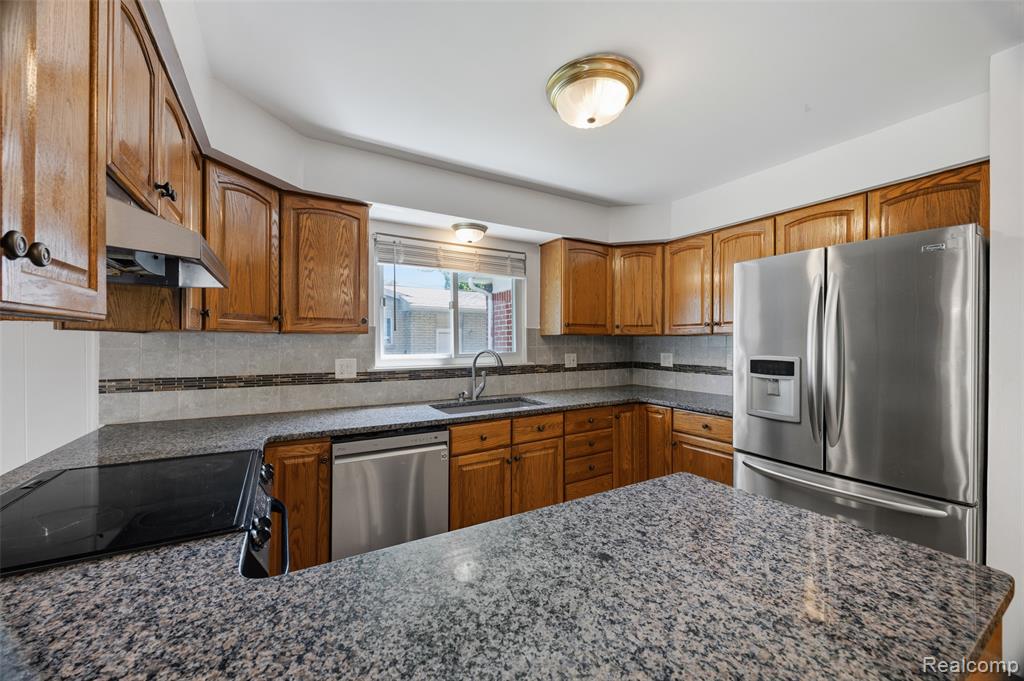 14018 Greentrees Street, Riverview, MI 48193 — Photo 15