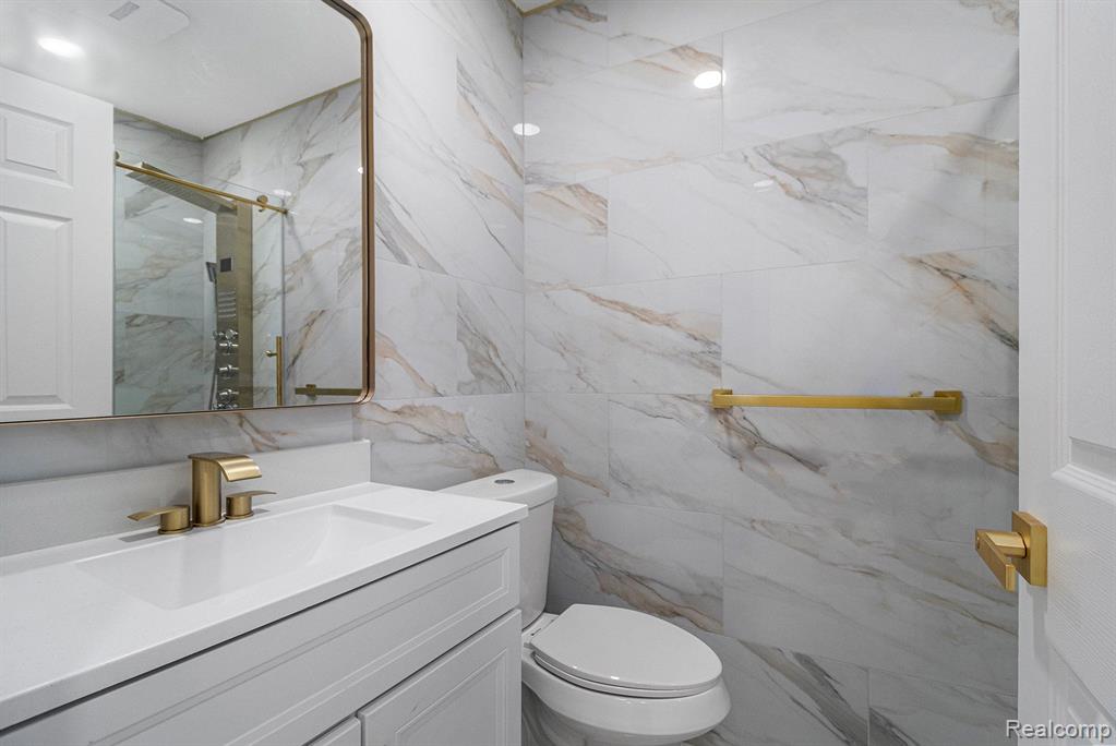 8601 INDEPENDENCE Drive, Sterling Heights, MI 48313 — Photo 9