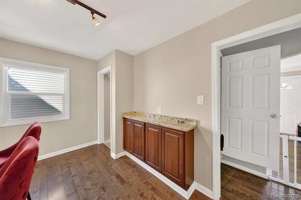 438 W Brockton Avenue, Madison Heights, MI 48071 — Photo 13