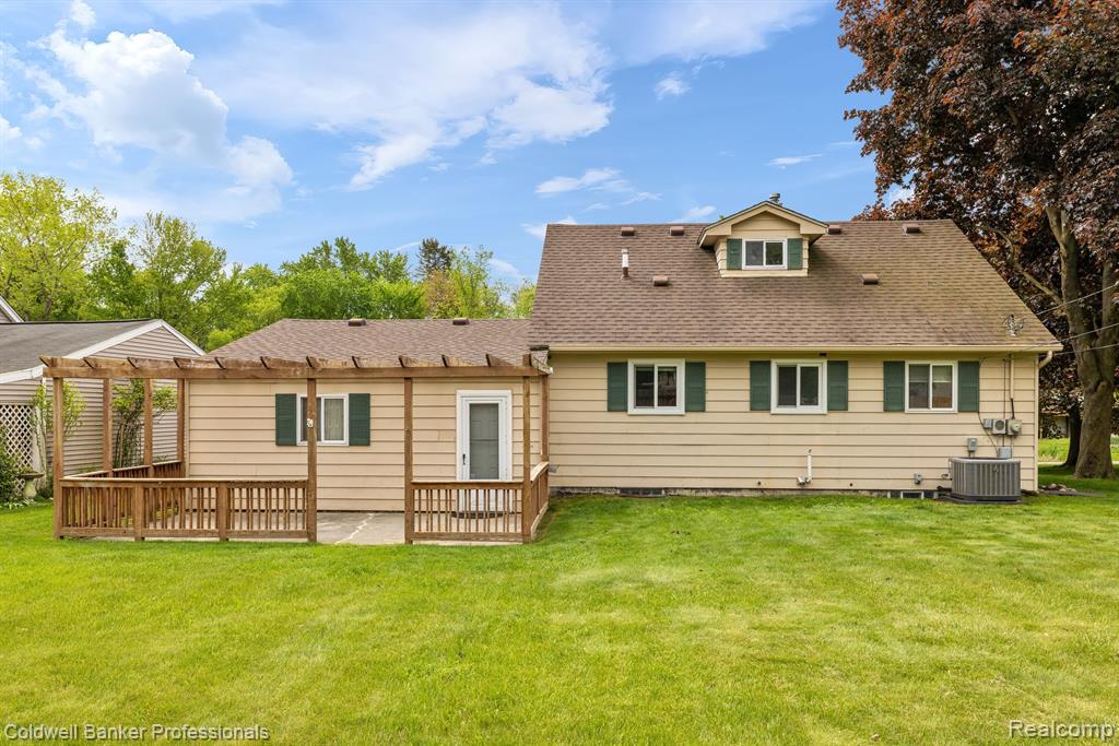 4738 GOODALE Avenue, Clarkston, MI 48348 — Photo 35