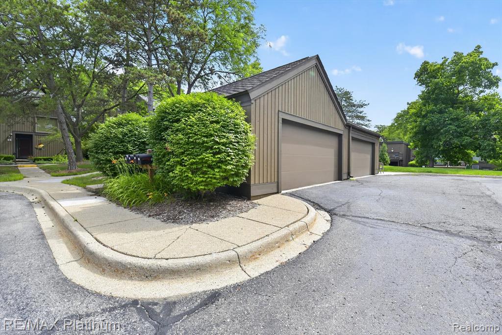 32 Haverhill Court, Ann Arbor, MI 48105 — Photo 45