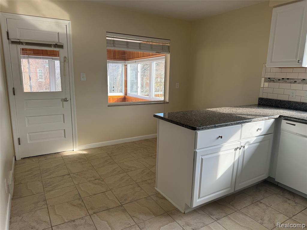 734 Harcourt Road, Grosse Pointe Park, MI 48230 — Photo 10