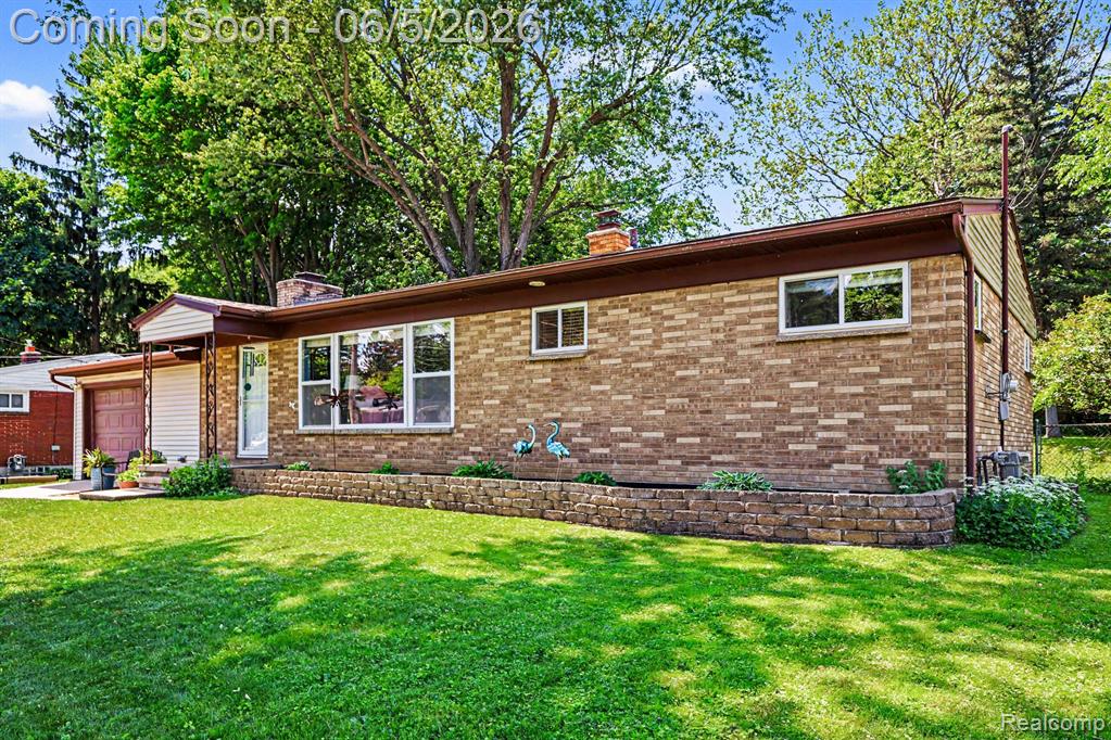 5603 Hallendale Road, Haslett, MI 48840 — Photo 3