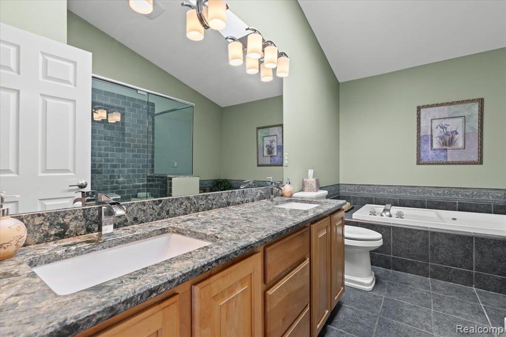 57322 HIDDEN TIMBERS Drive, South Lyon, MI 48178 — Photo 24