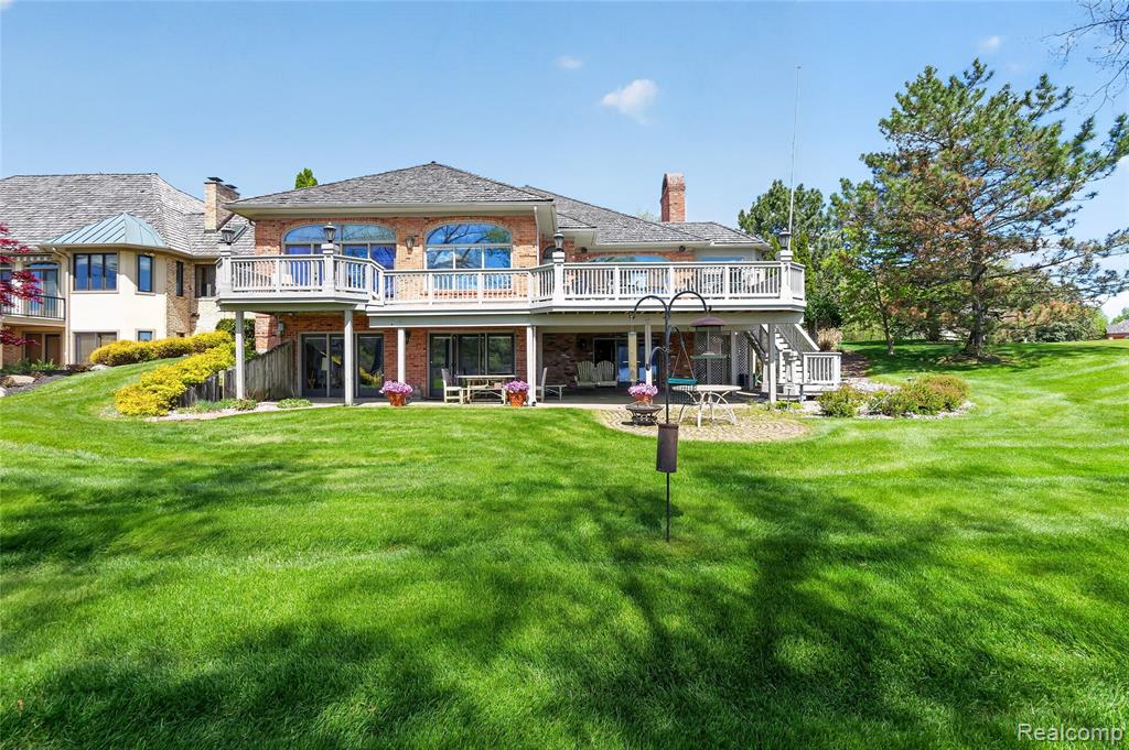 24 Chateaux Du Lac, Fenton, MI 48430 — Photo 5