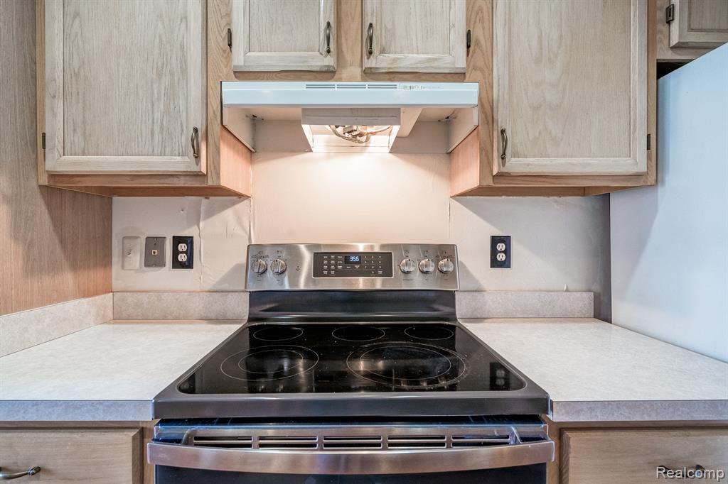 45293 HORSESHOE Circle, Canton, MI 48187 — Photo 18