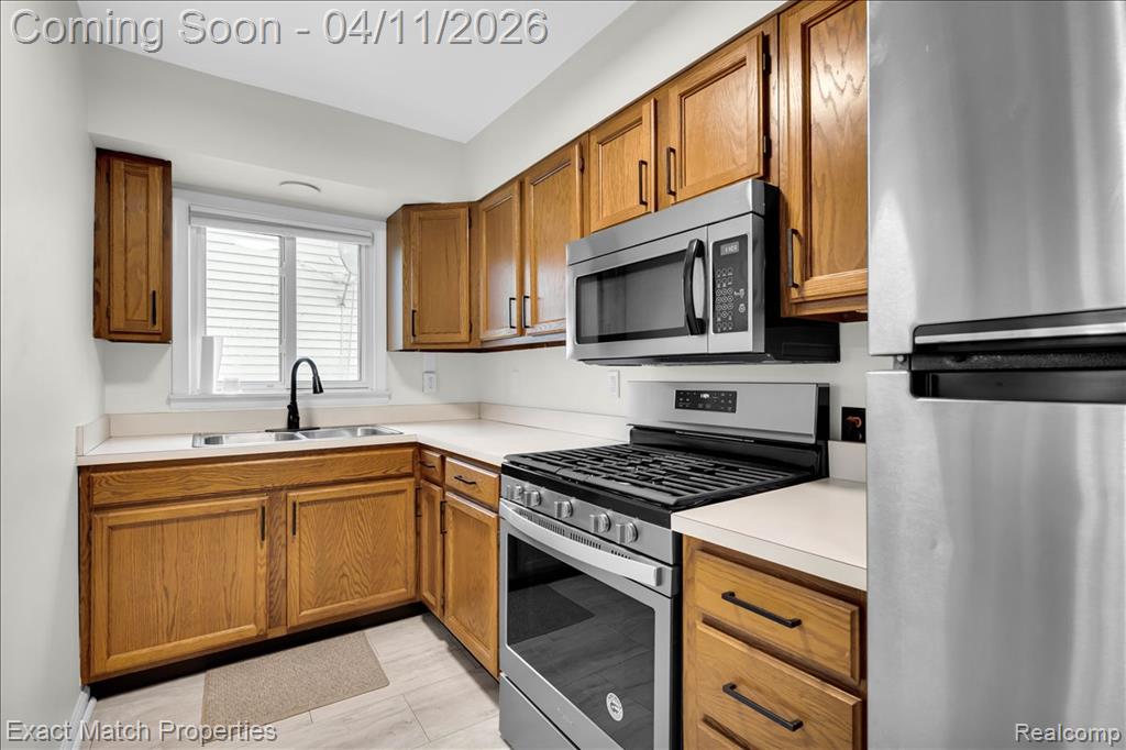 576 Markle Avenue, Pontiac, MI 48340 — Photo 13