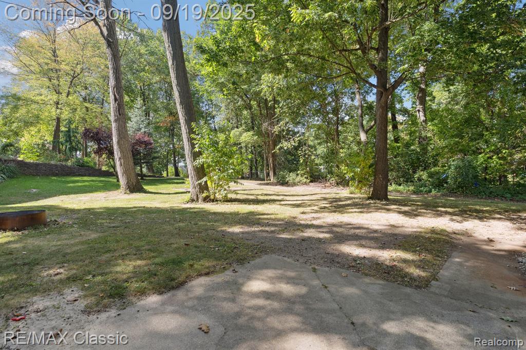 4335 Leroy Court, White Lake, MI 48383 — Photo 33