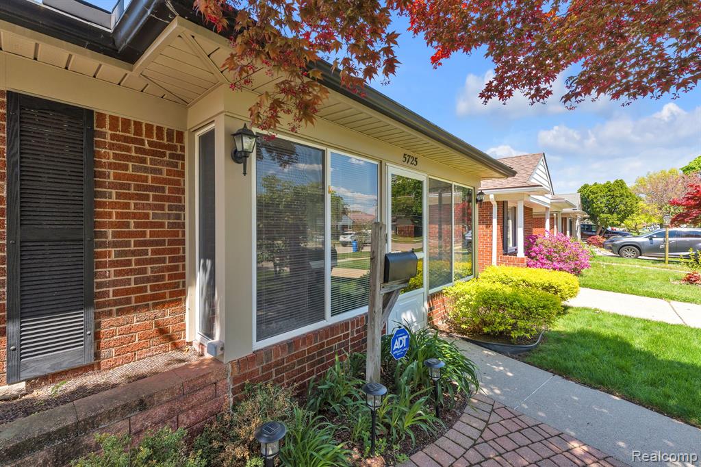 5725 Burger Street, Dearborn Heights, MI 48127 — Photo 28