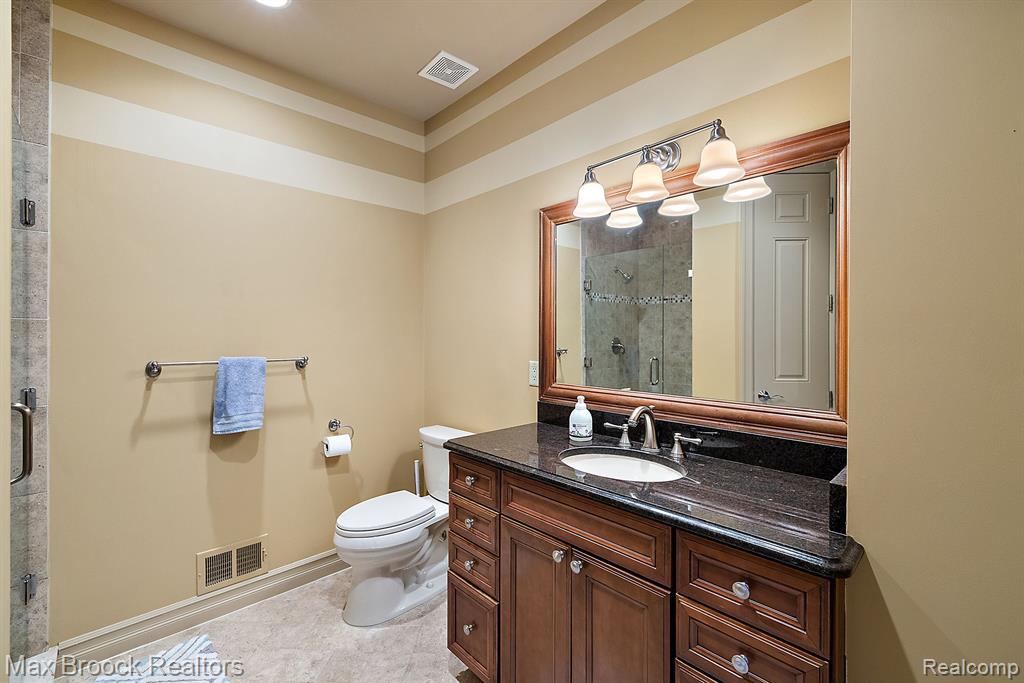 6340 Lakeshore Street, West Bloomfield, MI 48323 — Photo 30