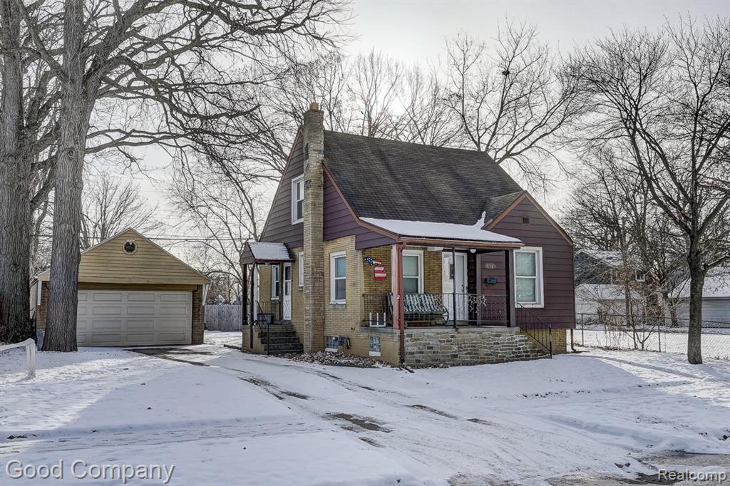 518 E Maxlow Avenue, Hazel Park, MI 48030 — front exterior
