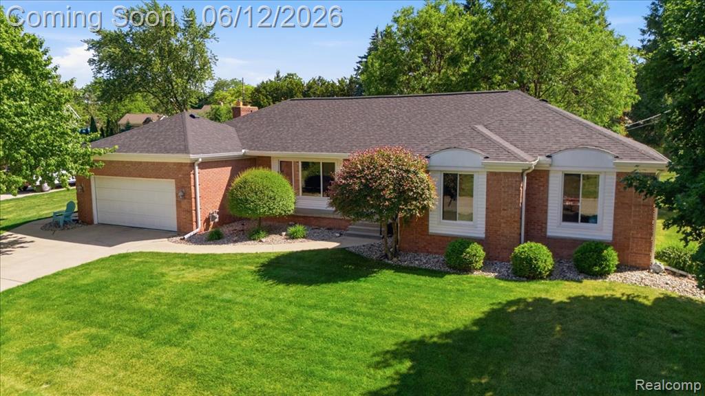 5048 Tree Hill Road, Grand Blanc, MI 48439 — front exterior
