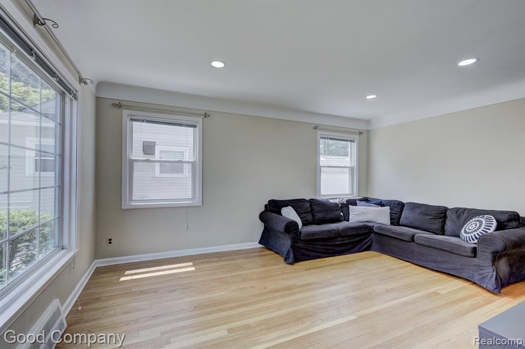 524 S Stephenson Highway, Royal Oak, MI 48067 — Photo 3