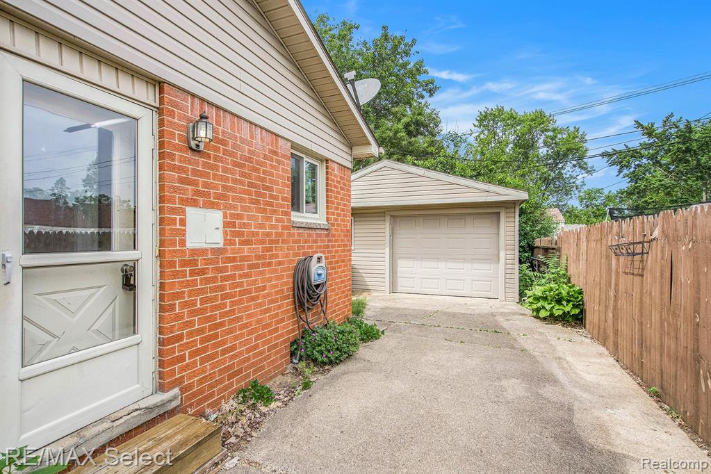 1179 LAUREL Court, Ypsilanti, MI 48198 — Photo 24