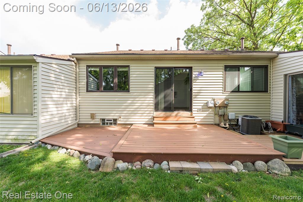 62292 Yorktown Drive, 2, South Lyon, MI 48178 — Photo 25