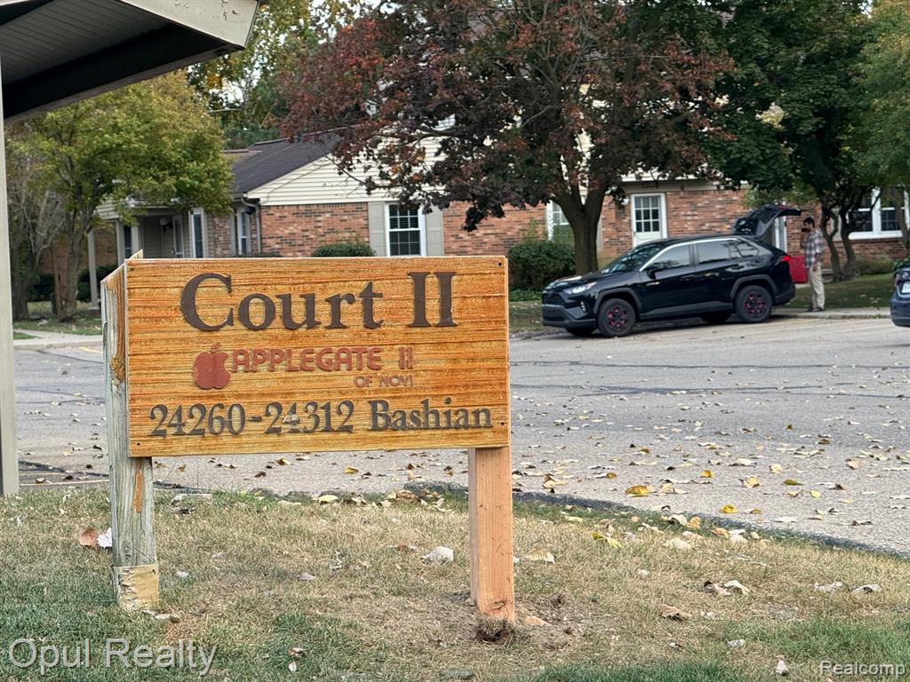 24252 Bashian Drive, Novi, MI — Photo 22