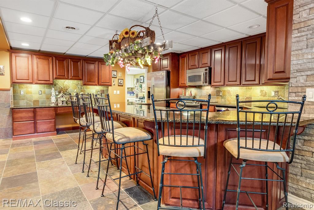 18416 CLAIRMONT Circle E, Northville, MI 48168 — Photo 31
