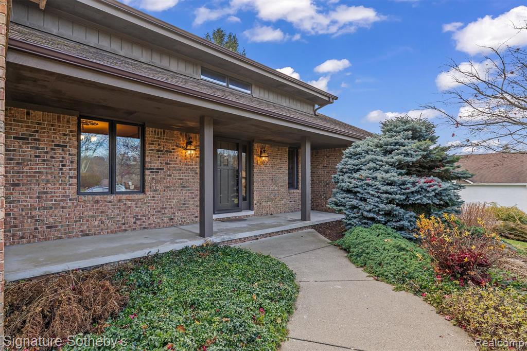 6571 Deer Ridge Drive, Clarkston, MI 48348 — Photo 3