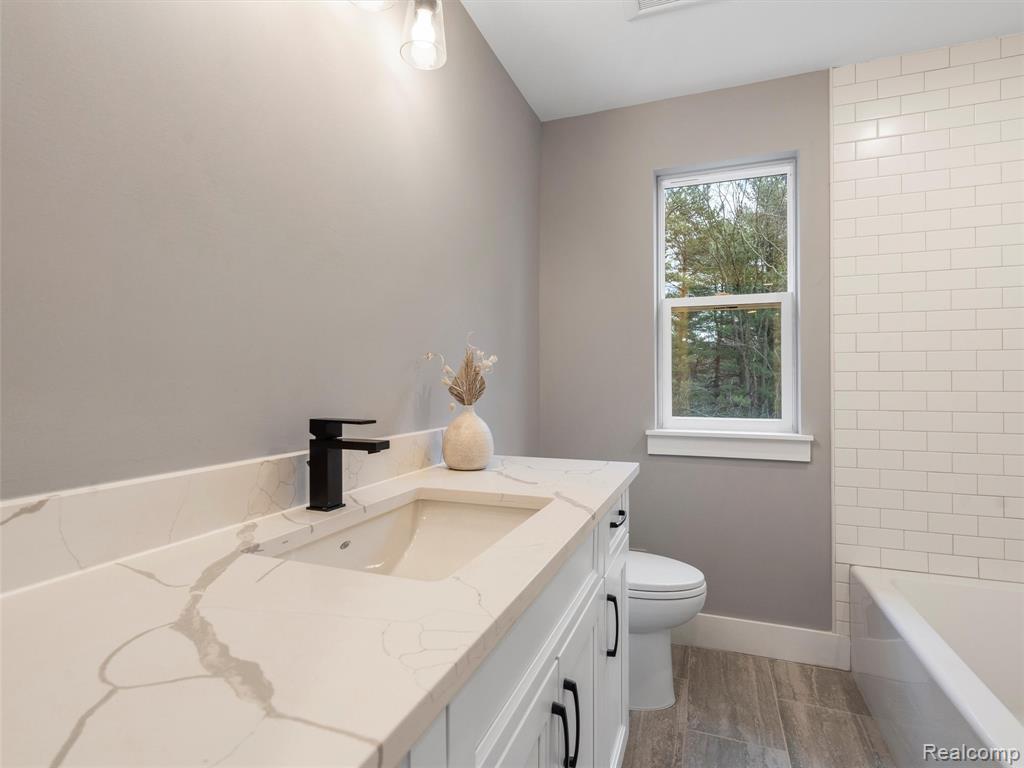 7670 Parshallville Road, Hartland, MI 48430 — Photo 25