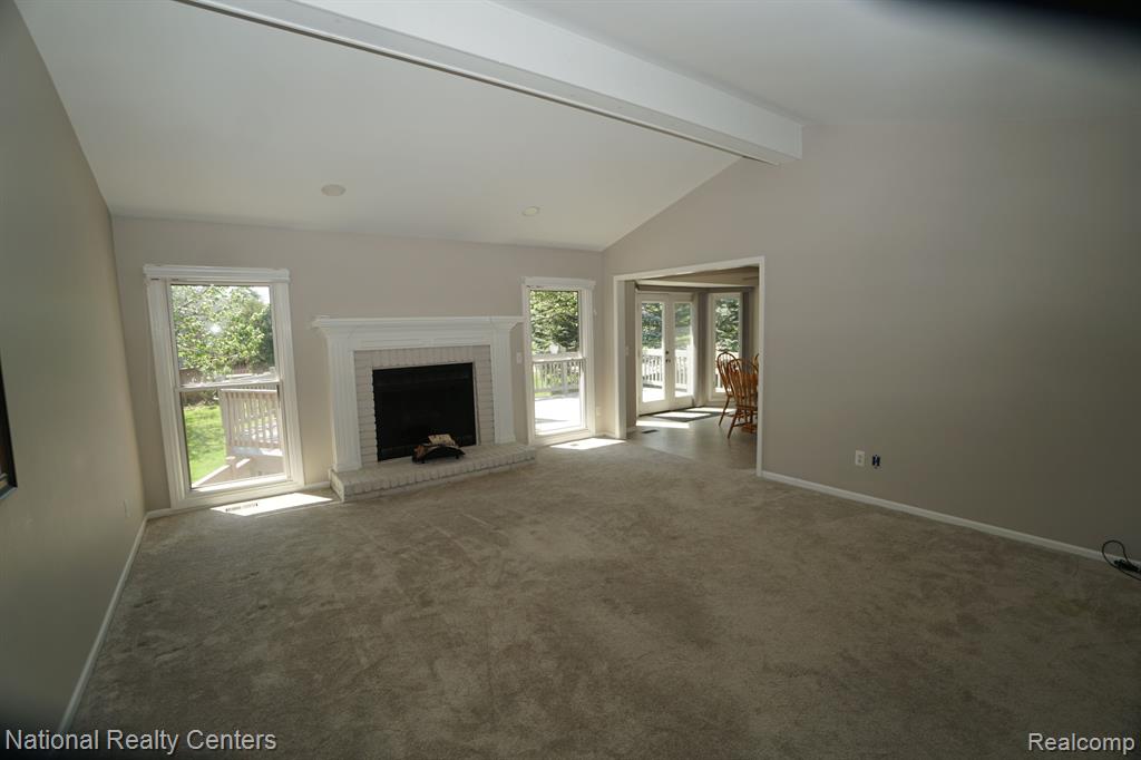 441 SANDALWOOD Drive, Rochester Hills, MI 48307 — Photo 8