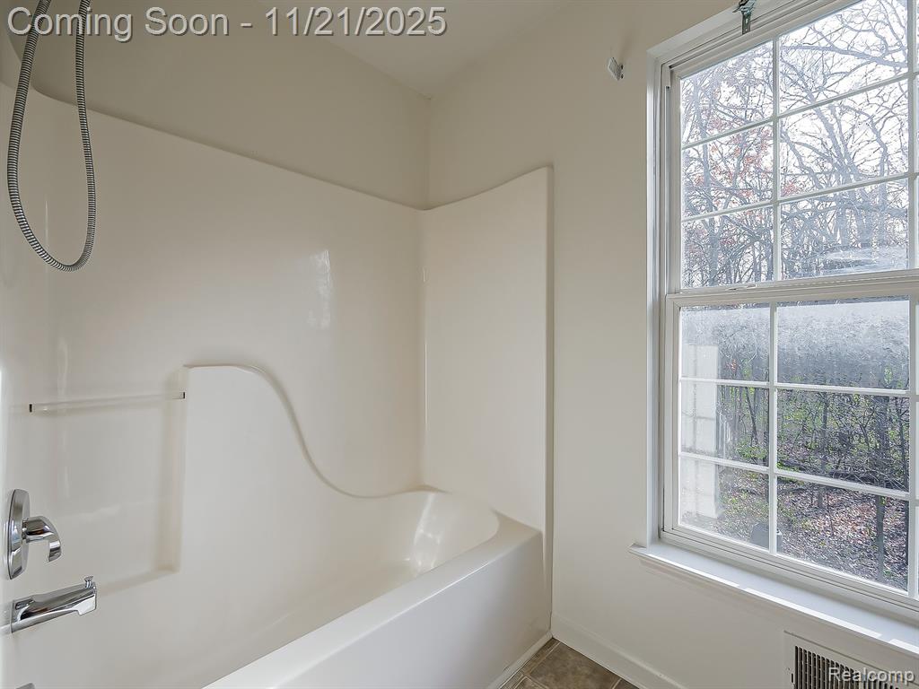8028 Creek Bend Drive, Ypsilanti, MI 48197 — Photo 27