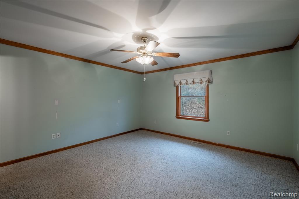 7352 Cross Creek Drive, Swartz Creek, MI 48473 — Photo 11