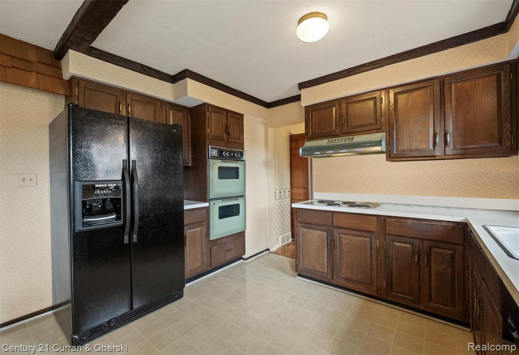 19419 Coachwood Road, Riverview, MI 48193 — Photo 20