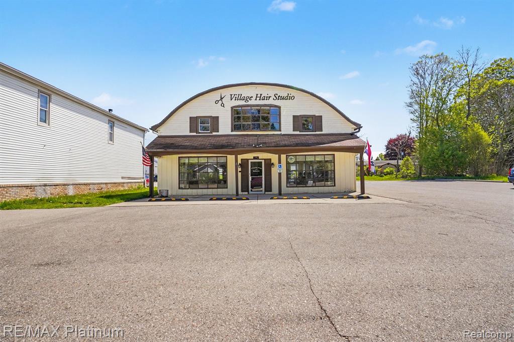 3552 Avon Street, Hartland, MI 48353 — Photo 38