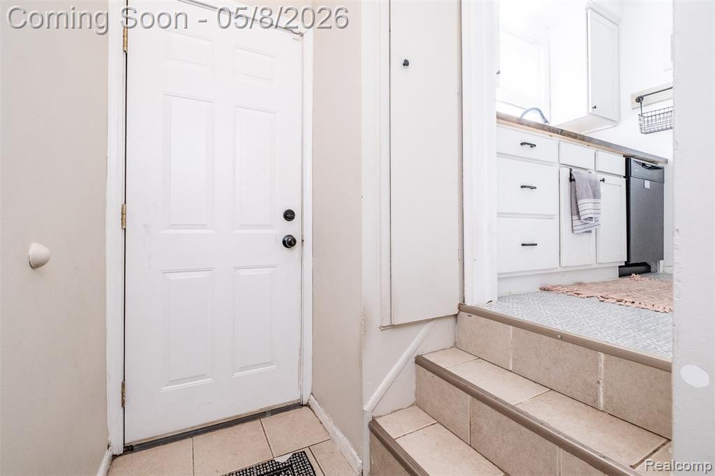 8796 Saratoga Street, Oak Park, MI 48237 — Photo 32