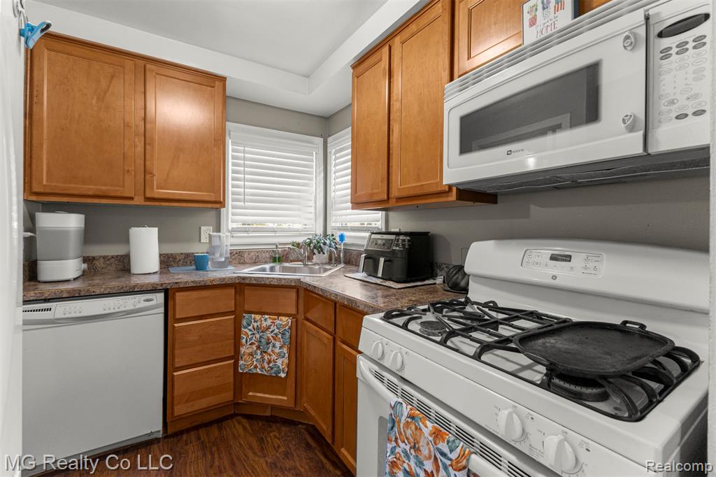 485 Garfield Avenue, Lincoln Park, MI 48146 — Photo 10
