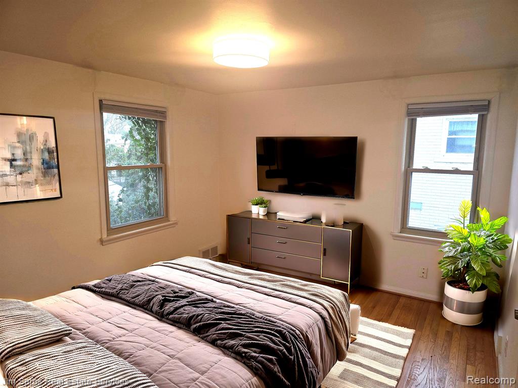 902 Neff Right Unit, Grosse Pointe, MI 48230 — Photo 10
